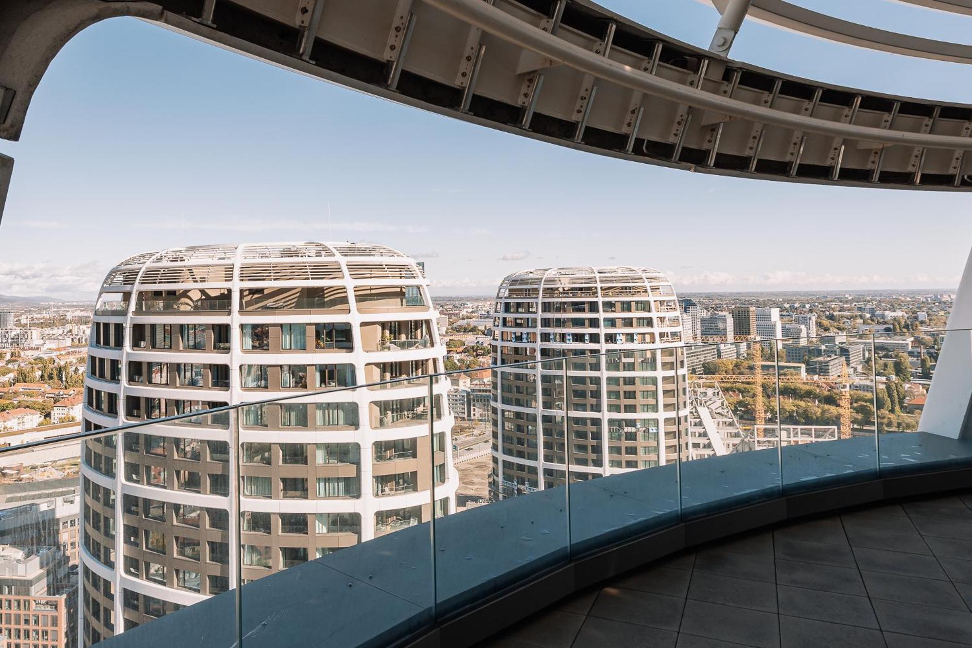 Skau Blue Residence In Sky Park 21 Floor 2 Tower Panoramic View Free Parking Bratislava Exterior photo